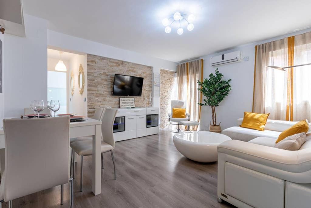 Apartamento Triana Maestro Deluxe Sevilla Exterior foto